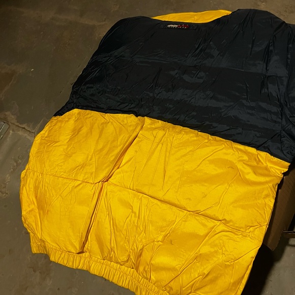 Vintage Tommy Hilfiger Reversible Puffer Winter Jacket size XL - Picture 2 of 5